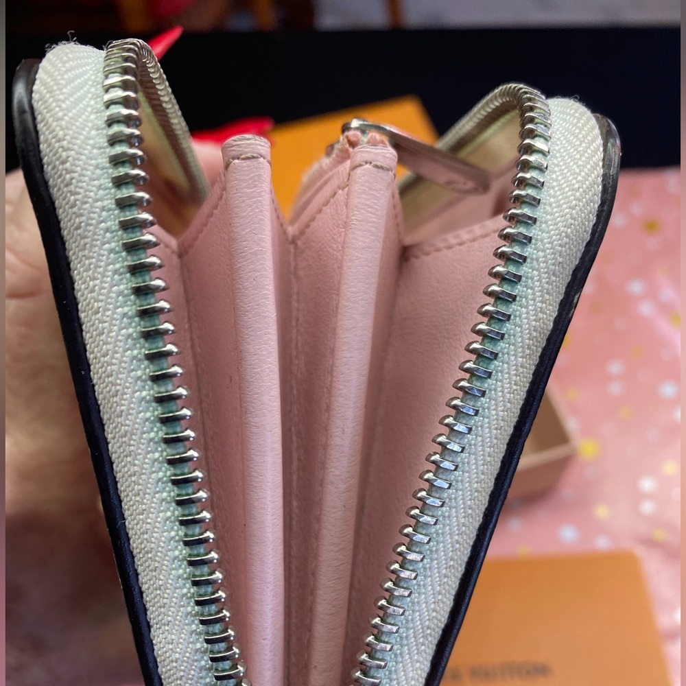 Louis Vuitton Mahina Monogram Wallet - Picture 11 of 16